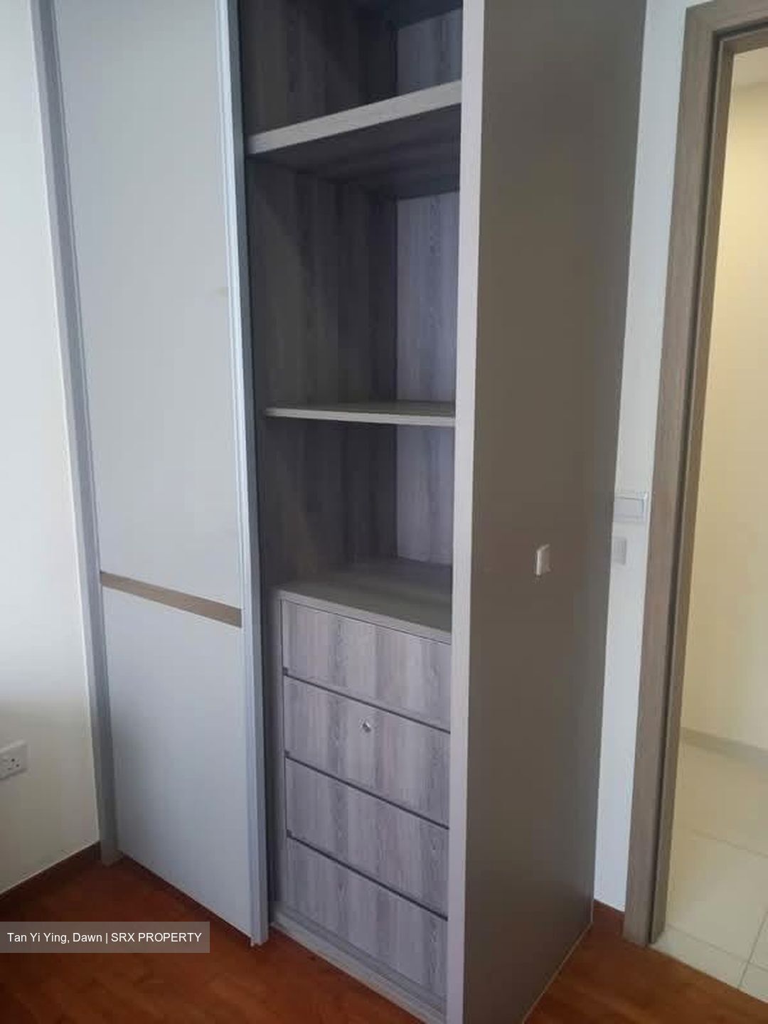 The Palette (D18), Condominium #556268171